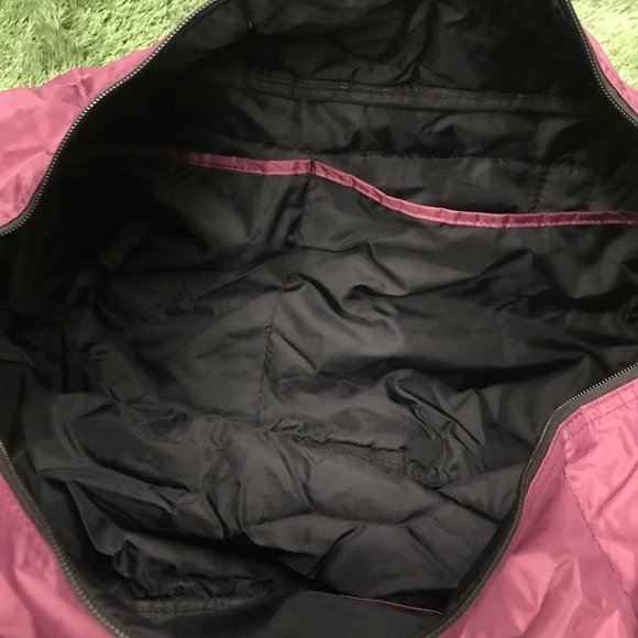 SGHS Cheer Gym Duffle Bag Screen-Used 'Dare Me' Netflix - Picture 7 of 14